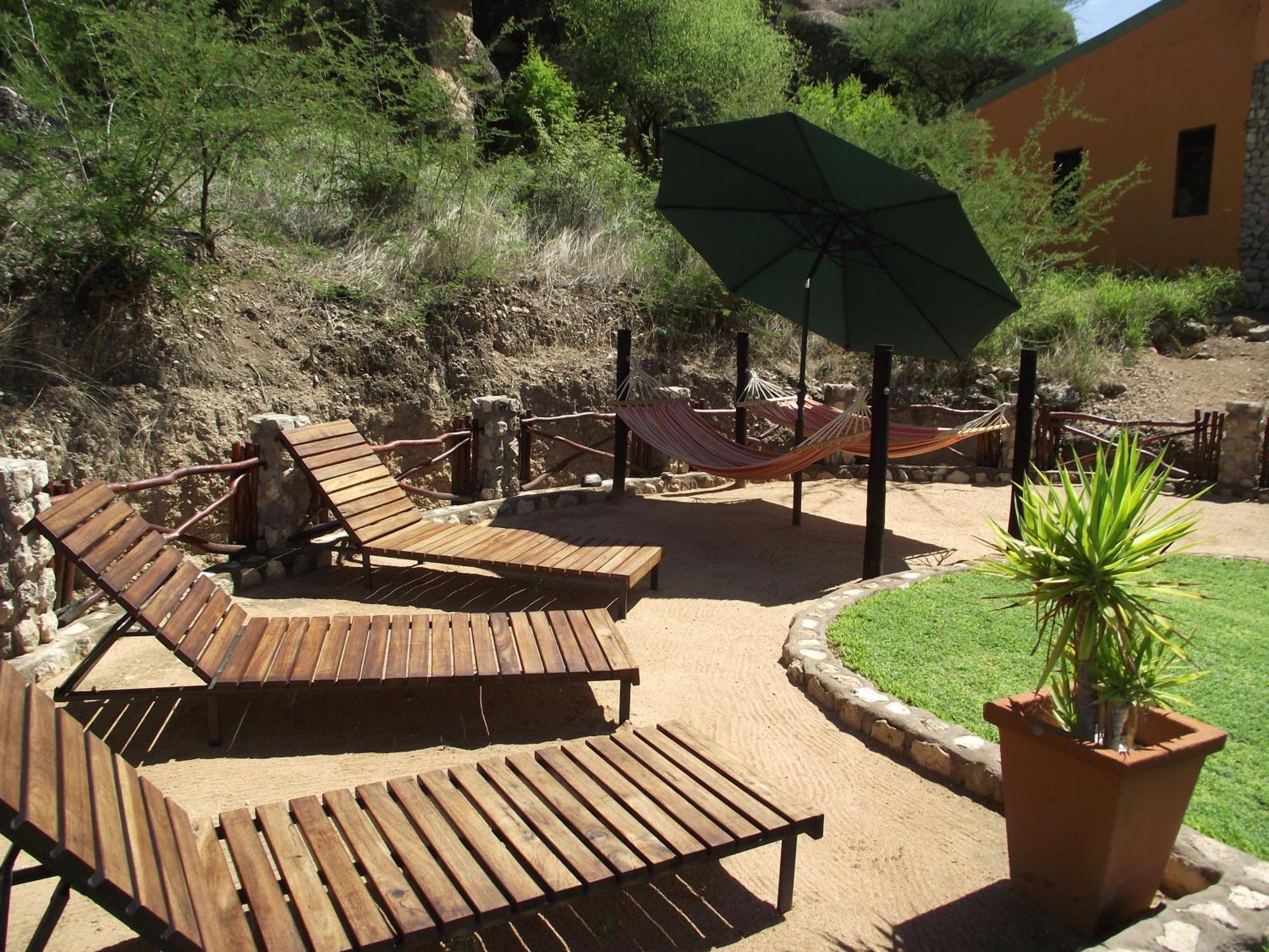 Sasa Safari Camp & Tours Villa Outjo Exterior photo